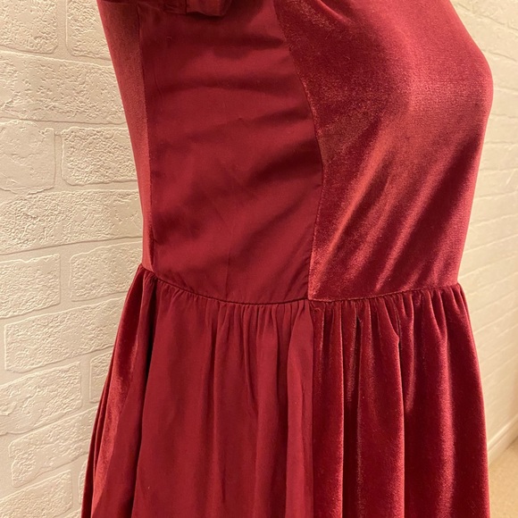 Girls Gap dress colour is rich burgundy - Picture 7 of 12